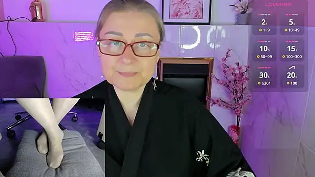 Snapshot of Alexandra_Kind chatting on May 29, 2026, 1:31 pm Alexandra Kind online show from May 29, 2026, 1:31 pm
