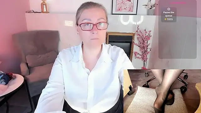 Alexandra Kind online show from July 17, 2026, 8:46 pm