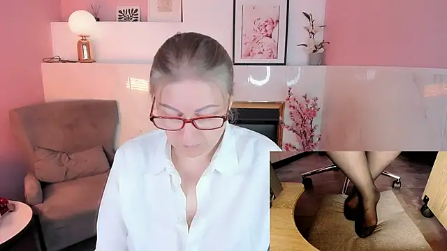 Alexandra Kind online show from July 19, 2026, 8:56 pm