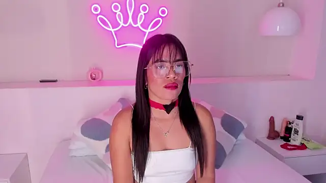 Snapshot of CatalinaRey chatting on April 16, 2026, 4:02 am CatalinaRey online show from April 16, 2026, 4:02 am