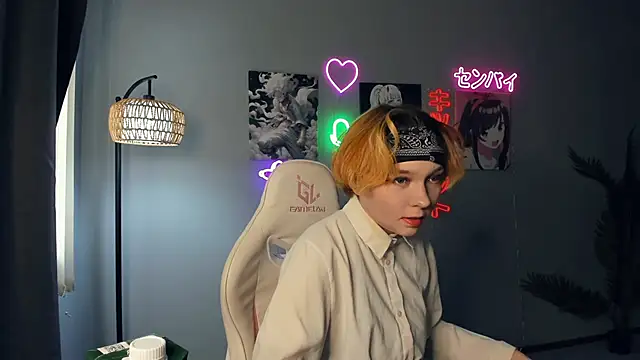 Snapshot of JoGarder chatting on April 15, 2026, 8:43 am JoGarder online show from April 15, 2026, 8:43 am