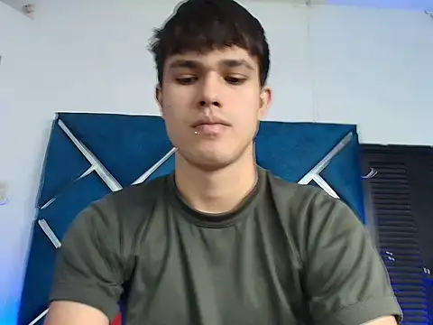 Snapshot of EdwinBoys chatting on April 22, 2026, 1:01 pm EdwinBoys online show from April 22, 2026, 1:01 pm