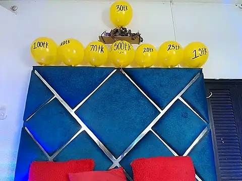 Snapshot of EdwinBoys chatting on April 24, 2026, 1:35 pm EdwinBoys online show from April 24, 2026, 1:35 pm