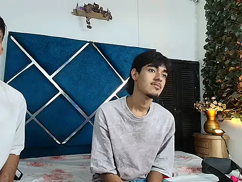 Snapshot of EdwinBoys chatting on May 13, 2026, 12:57 pm EdwinBoys online show from May 13, 2026, 12:57 pm