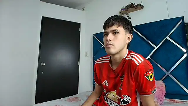 Snapshot of EdwinBoys chatting on May 29, 2026, 1:20 pm EdwinBoys online show from May 29, 2026, 1:20 pm