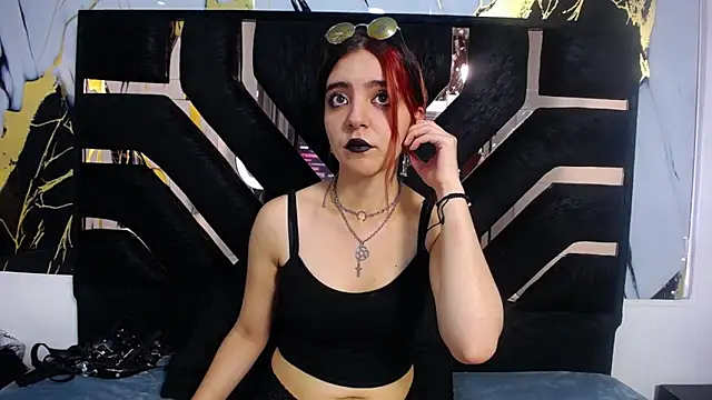 amberblackcs01 online show from May 5, 2026, 3:09 pm