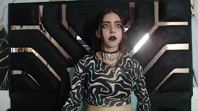 amberblackcs01 online show from May 15, 2026, 3:19 pm