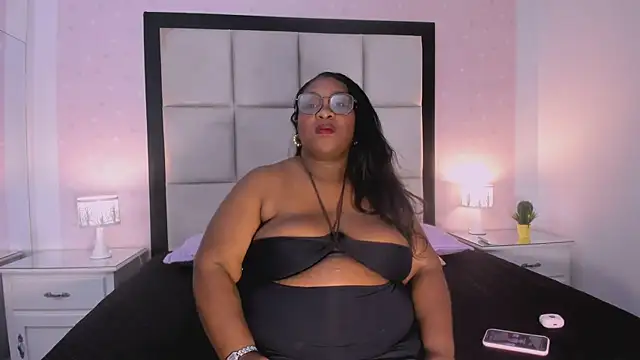TreisyVixen online show from July 29, 2026, 2:53 am
