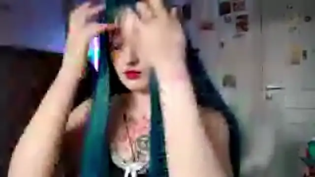 Snapshot of UniSunny chatting on April 16, 2026, 2:07 pm UniSunny online show from April 16, 2026, 2:07 pm