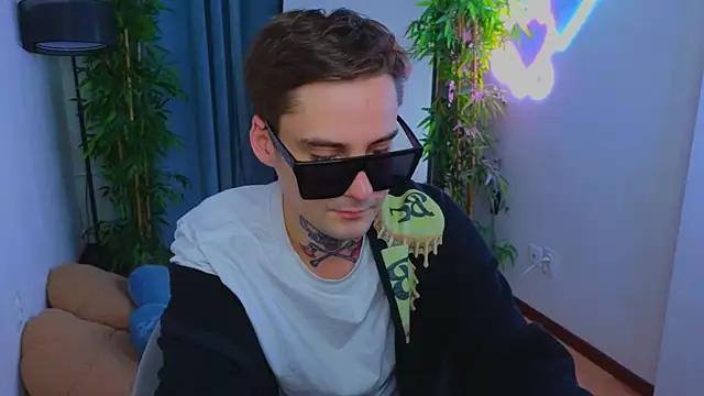 Snapshot of dri11fi11 chatting on April 15, 2026, 10:10 pm dri11fi11 online show from April 15, 2026, 10:10 pm