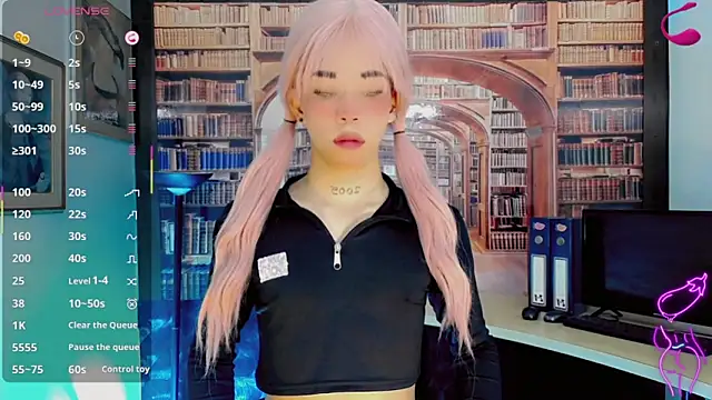 Snapshot of moon_sweet- chatting on April 19, 2026, 3:28 am moon sweet- online show from April 19, 2026, 3:28 am