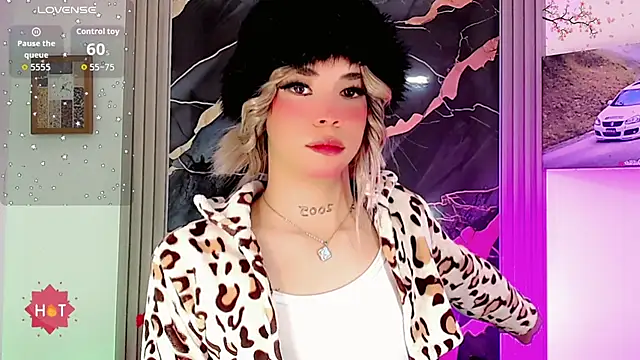Snapshot of moon_sweet- chatting on May 28, 2026, 3:37 am moon sweet- online show from May 28, 2026, 3:37 am