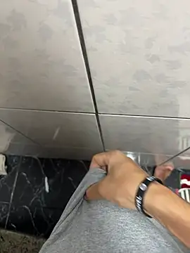 dotadonen17 online show from April 21, 2026, 5:06 pm