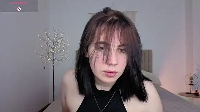 Snapshot of Shiraazsh_ chatting on May 15, 2026, 8:05 pm Shiraazsh online show from May 15, 2026, 8:05 pm