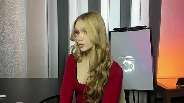 Snapshot of AdelineCrash chatting on April 16, 2026, 8:48 am AdelineCrash online show from April 16, 2026, 8:48 am