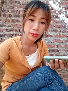 Snapshot of Elena_Mia chatting on May 15, 2026, 11:56 pm Elena Mia online show from May 15, 2026, 11:56 pm