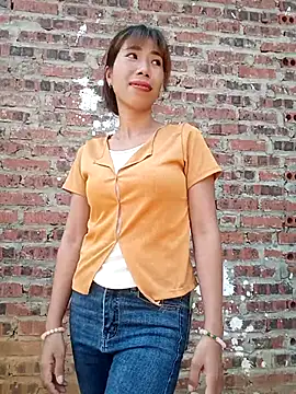 Snapshot of Elena_Mia chatting on May 16, 2026, 12:07 am Elena Mia online show from May 16, 2026, 12:07 am