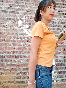 Snapshot of Elena_Mia chatting on May 16, 2026, 12:29 am Elena Mia online show from May 16, 2026, 12:29 am