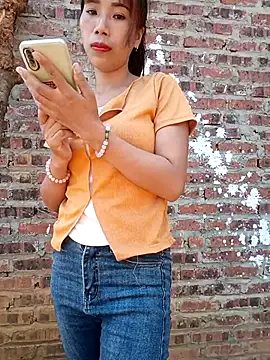 Snapshot of Elena_Mia chatting on May 16, 2026, 12:40 am Elena Mia online show from May 16, 2026, 12:40 am