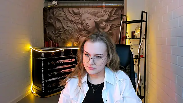 LissaTelor online show from May 7, 2026, 9:25 am