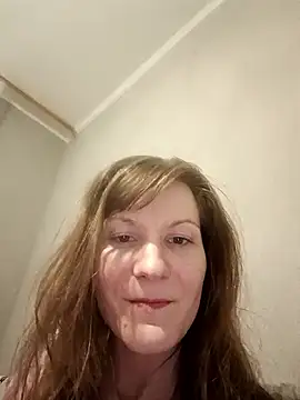 Snapshot of AnnieNet chatting on April 30, 2026, 9:08 pm AnnieNet online show from April 30, 2026, 9:08 pm