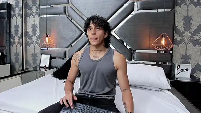 JayTaylorr online show from April 21, 2026, 11:38 am