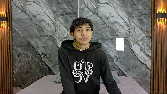 Snapshot of NoahWalker__ chatting on May 14, 2026, 11:17 am NoahWalker online show from May 14, 2026, 11:17 am