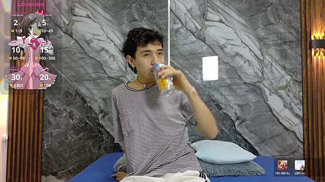 NoahWalker   online show from July 10, 2026, 11:02 am