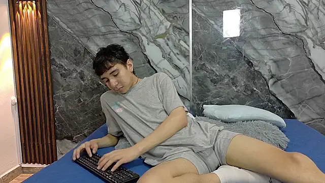 NoahWalker   online show from July 28, 2026, 11:17 am