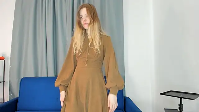 Glitch Doll online show from April 19, 2026, 5:18 am