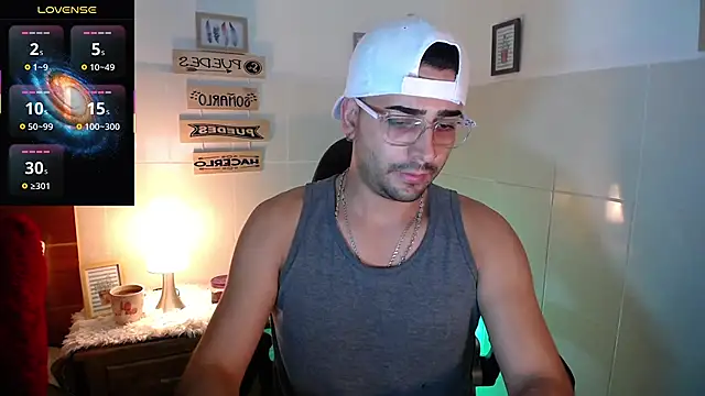 Snapshot of andders_ chatting on May 23, 2026, 12:49 am andders online show from May 23, 2026, 12:49 am