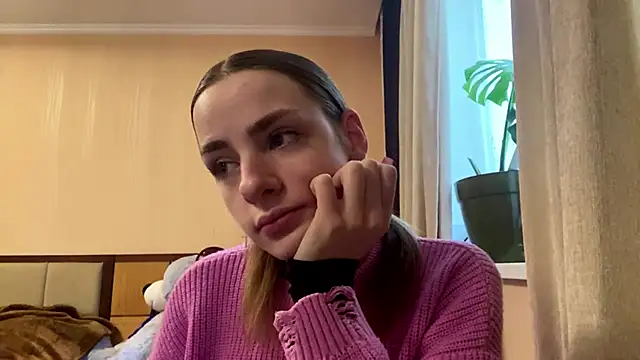 Snapshot of selianderol chatting on April 19, 2026, 6:35 am selianderol online show from April 19, 2026, 6:35 am