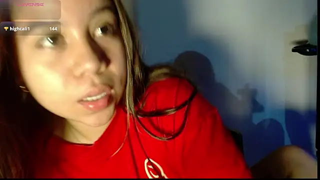 Snapshot of M1la_18 chatting on May 13, 2026, 4:43 am M1la 18 online show from May 13, 2026, 4:43 am