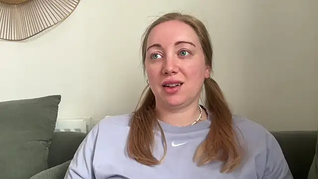 arielsweetieee online show from June 5, 2026, 5:47 am