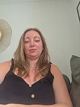 arielsweetieee online show from July 28, 2026, 11:17 am