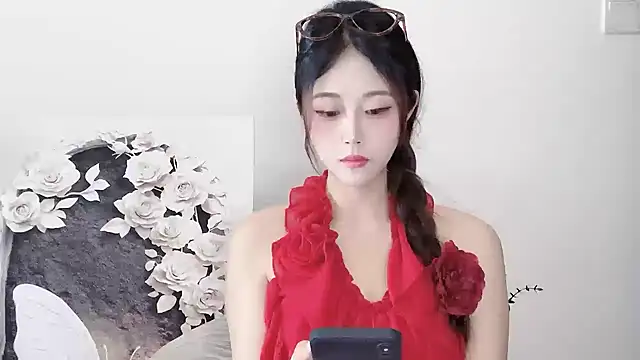 Snapshot of KiKi-011 chatting on May 20, 2026, 6:52 am KiKi-011 online show from May 20, 2026, 6:52 am
