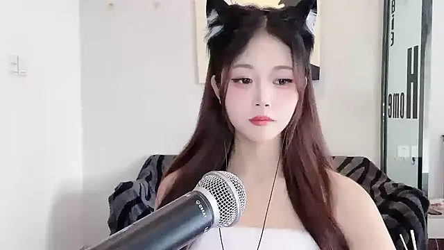 Snapshot of KiKi-011 chatting on May 26, 2026, 7:15 am KiKi-011 online show from May 26, 2026, 7:15 am