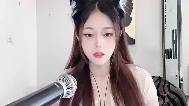 Snapshot of KiKi-011 chatting on May 30, 2026, 7:49 am KiKi-011 online show from May 30, 2026, 7:49 am