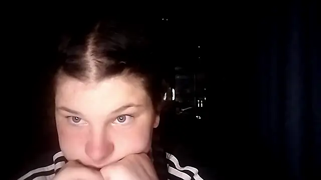 Snapshot of BeatriceMolands chatting on May 26, 2026, 6:59 pm BeatriceMolands online show from May 26, 2026, 6:59 pm