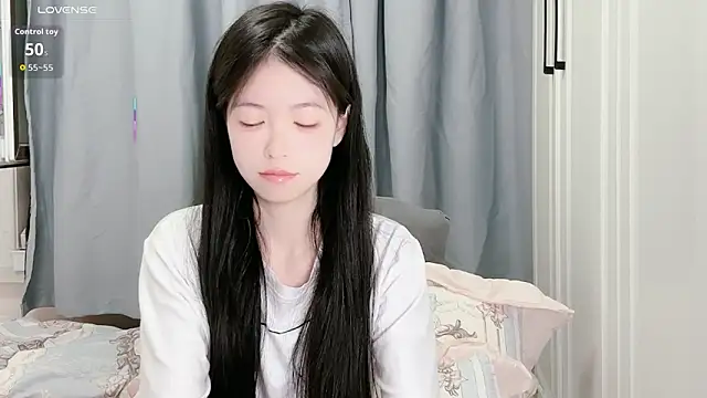 Snapshot of XiaoMei-iiiiii chatting on May 28, 2026, 4:37 pm XiaoMei-iiiiii online show from May 28, 2026, 4:37 pm