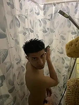 Ecze11903 online show from April 16, 2026, 10:45 pm