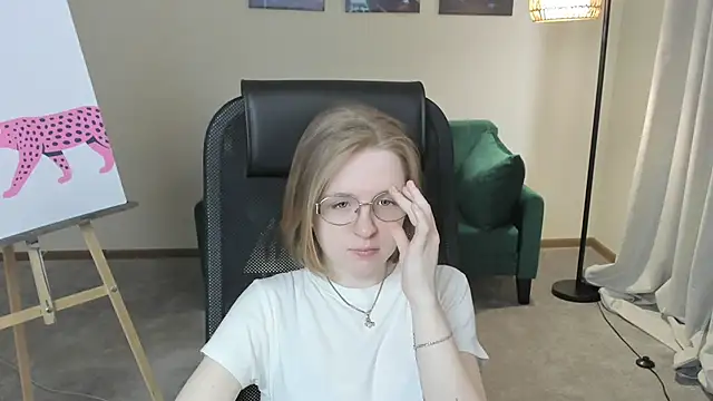 CaylaFahrni online show from April 18, 2026, 8:18 am