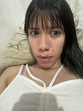 Snapshot of drea-an chatting on June 11, 2026, 1:27 am drea-an online show from June 11, 2026, 1:27 am