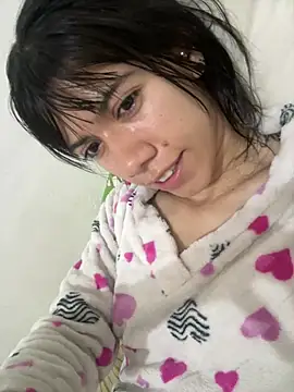 Snapshot of drea-an chatting on August 9, 2026, 4:34 pm drea-an online show from August 9, 2026, 4:34 pm