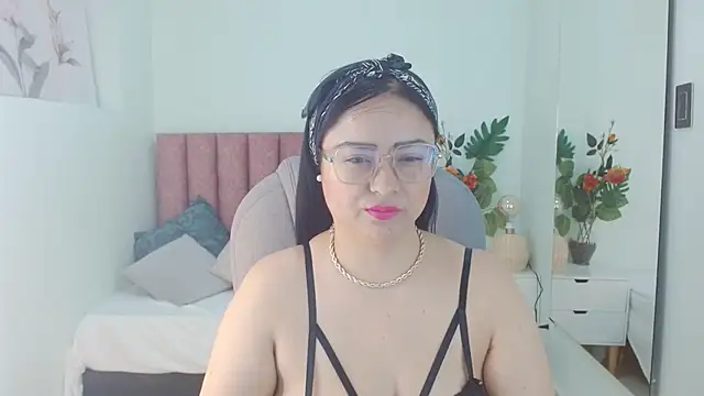 hanne monroe online show from April 24, 2026, 12:18 pm