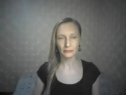 Snapshot of LunaBelle8 chatting on May 3, 2026, 6:14 pm LunaBelle8 online show from May 3, 2026, 6:14 pm