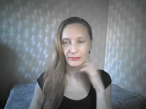 Snapshot of LunaBelle8 chatting on May 4, 2026, 4:14 pm LunaBelle8 online show from May 4, 2026, 4:14 pm