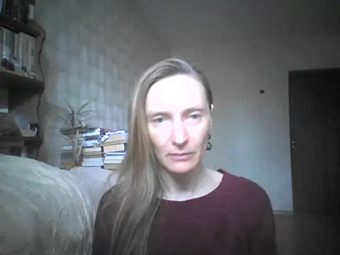 Snapshot of LunaBelle8 chatting on May 10, 2026, 2:44 pm LunaBelle8 online show from May 10, 2026, 2:44 pm