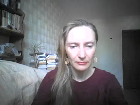Snapshot of LunaBelle8 chatting on May 14, 2026, 2:35 pm LunaBelle8 online show from May 14, 2026, 2:35 pm