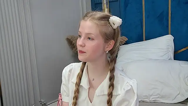 Snapshot of LilianHowards chatting on May 24, 2026, 9:47 am LilianHowards online show from May 24, 2026, 9:47 am